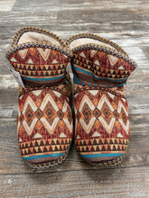 Load image into Gallery viewer, M&amp;F SLIPPERS 5727897

